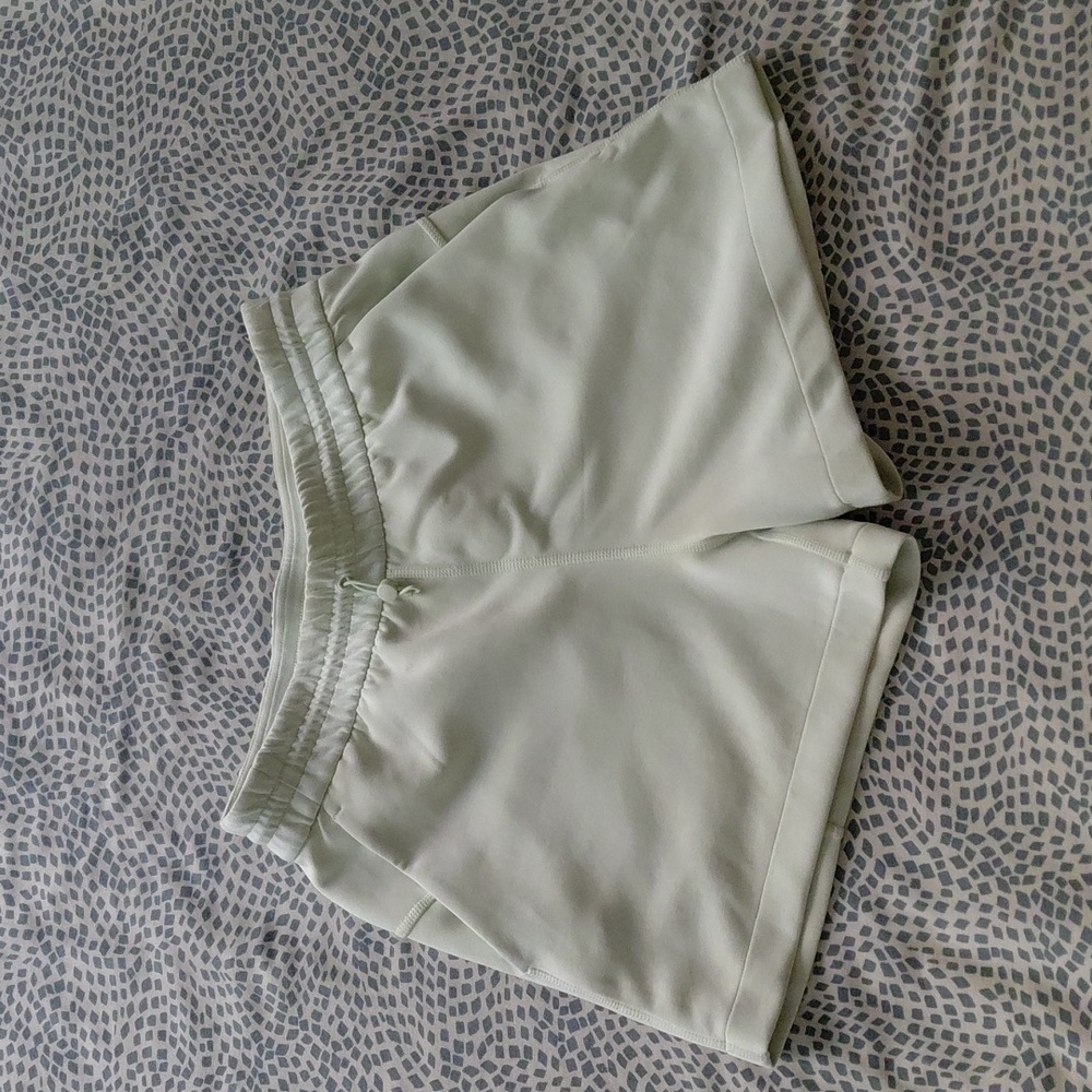 Lululemon Women's Softstreme HR Short 4" KOGR Size 6
